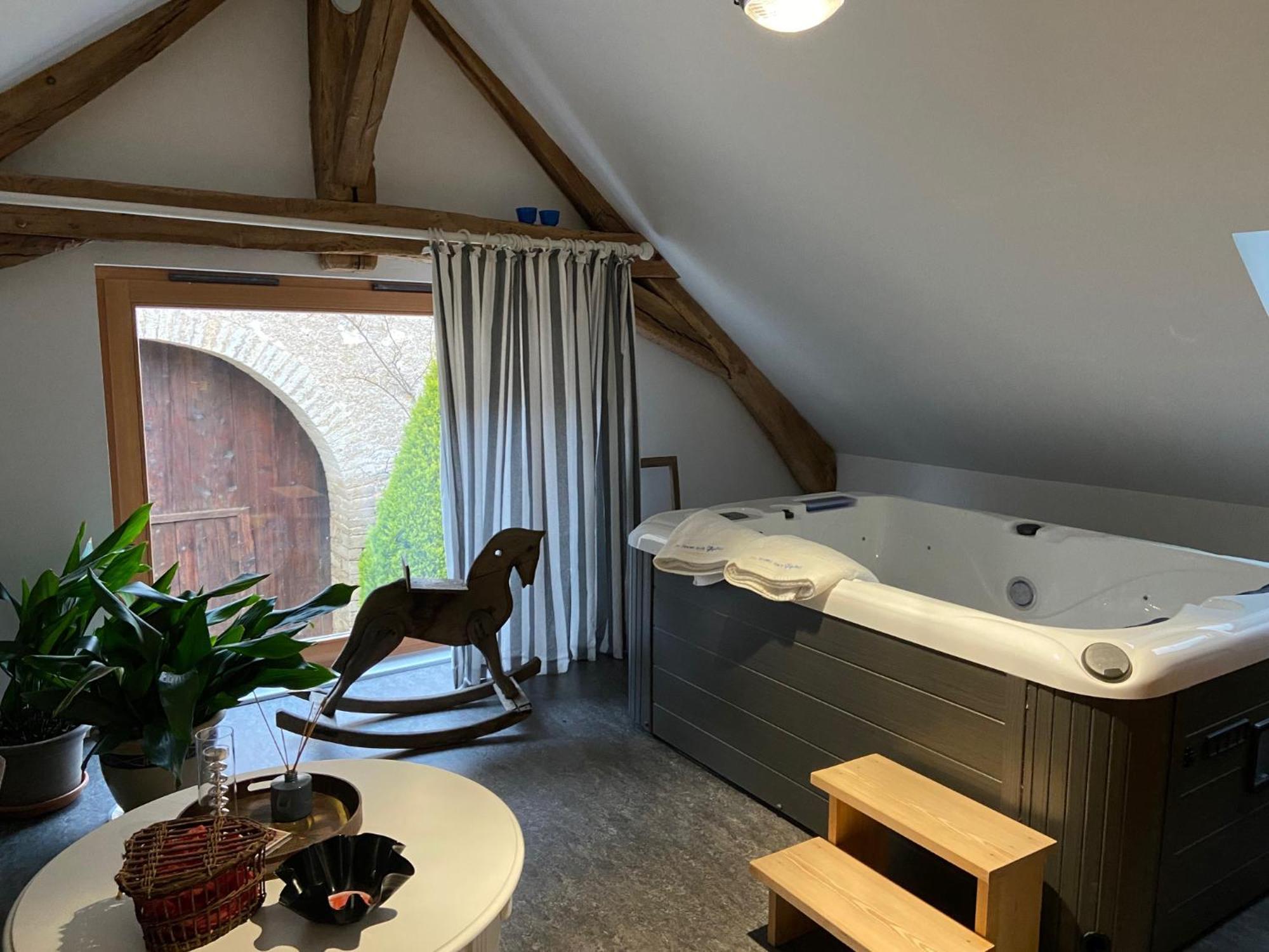 ホテル La Ferme Aux Glycines Aillevans エクステリア 写真